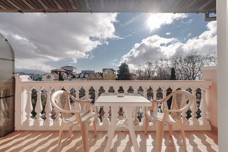 Люкс 2-местный 2-комнатный (увеличенной площади)