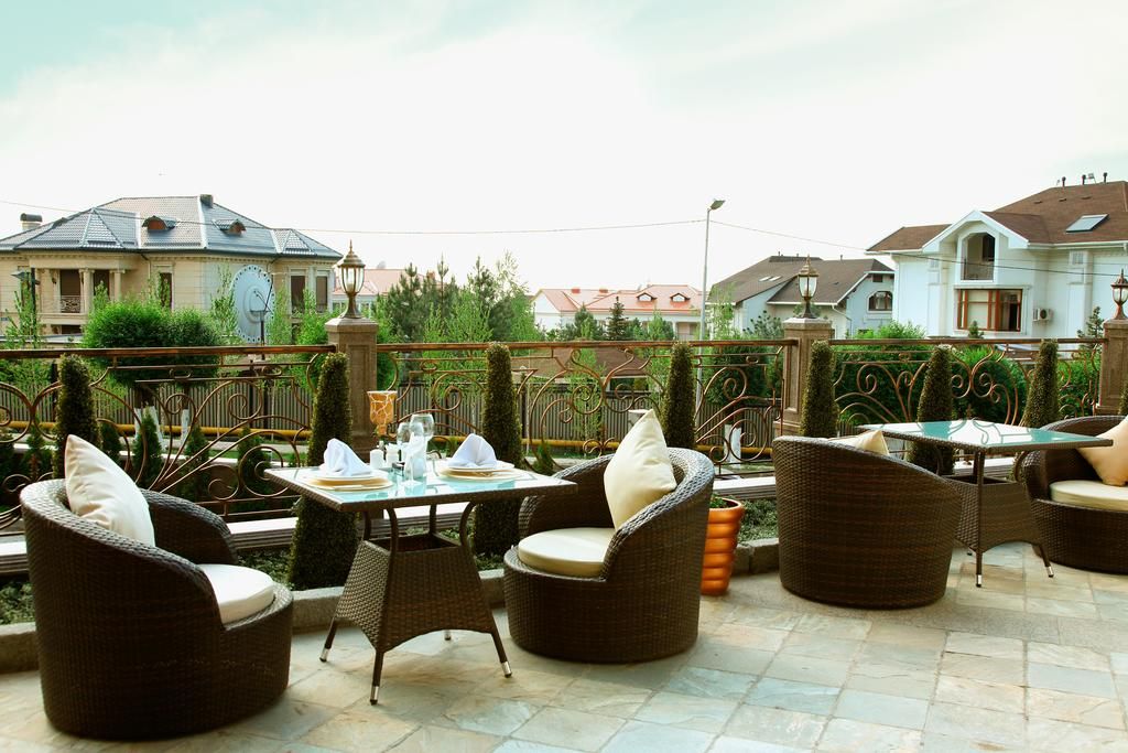 Терраса | Royal Tulip Almaty, Алматинская область