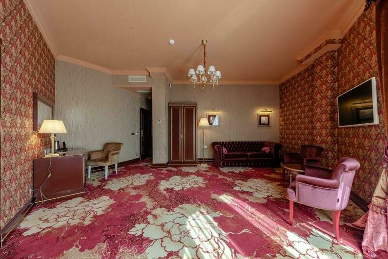 Люкс 2-местный 2-комнатный с джакузи