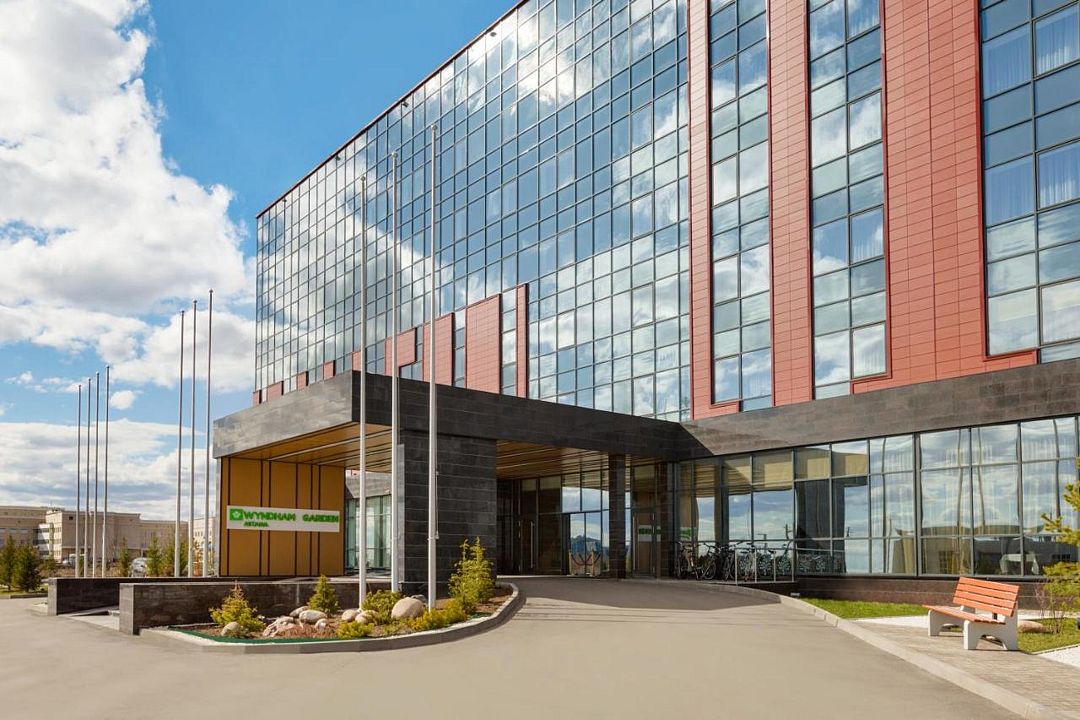 Вход | Wyndham Garden, Акмолинская область