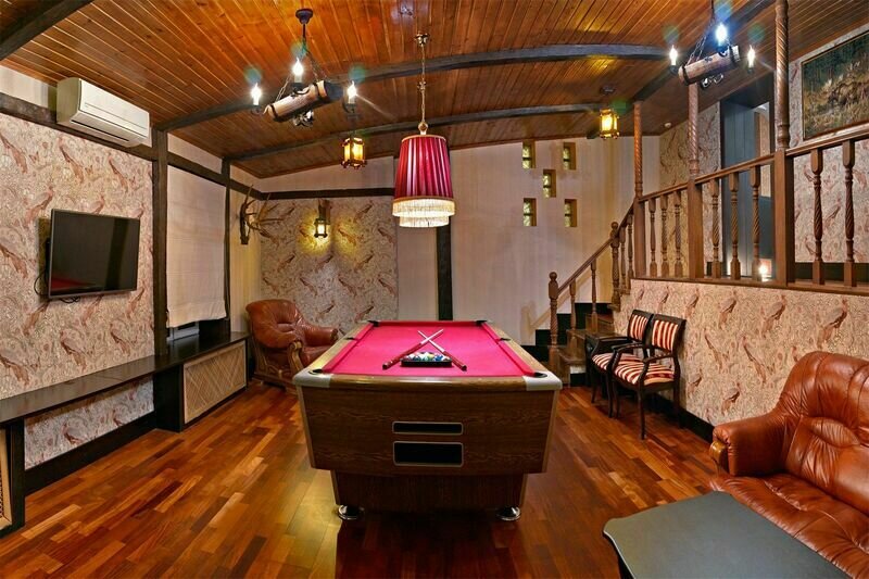 Люкс 2-местный 2-уровневый (бильярд, ванна)