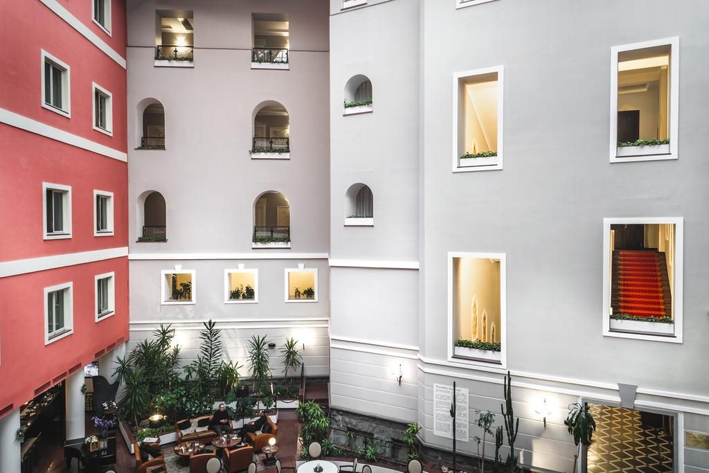 Отель Grand Hotel Yerevan бывш. «Royal Tulip Grand», Ереван, Ереван