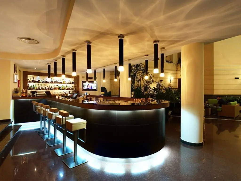 Бар | Grand Hotel Yerevan бывш. «Royal Tulip Grand», Ереван