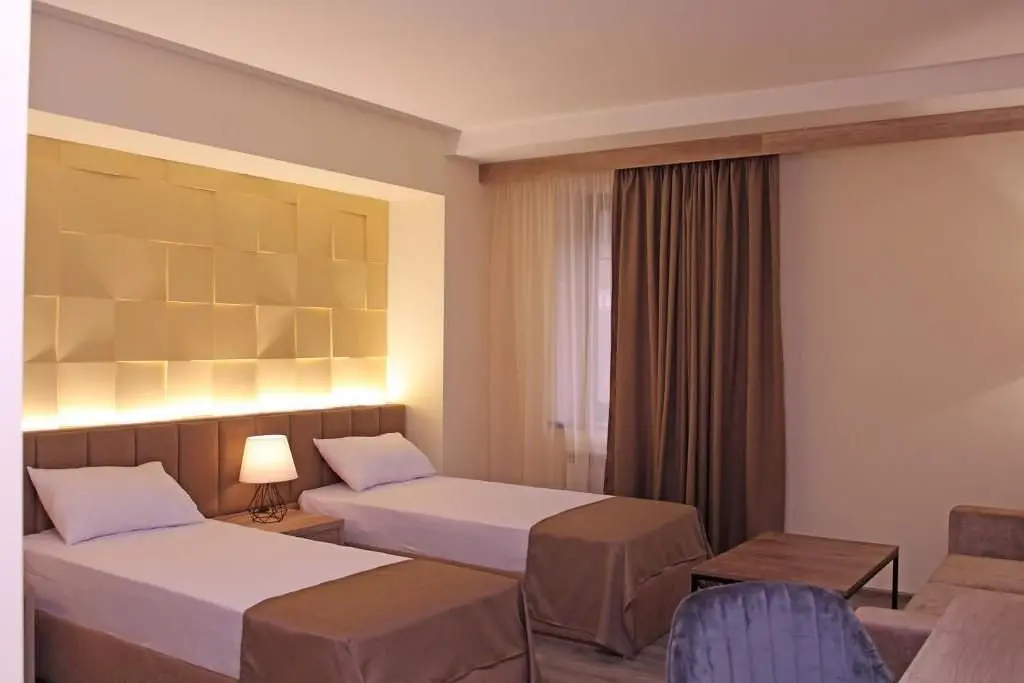 Отель Mandarin Hotel, Ереван, Ереван