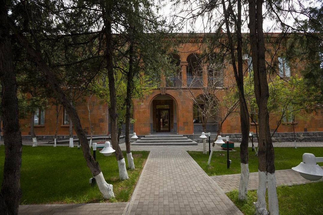 Фасад | Anna Bella, Ереван