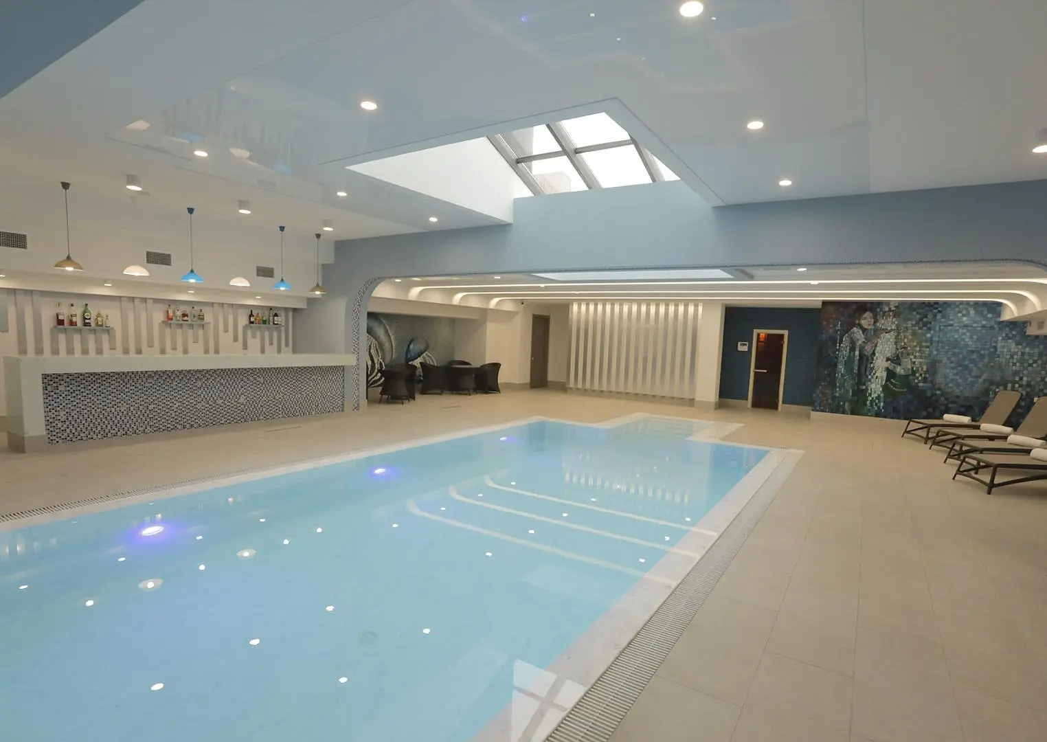 Бассейн | Dave Hotel, Ереван