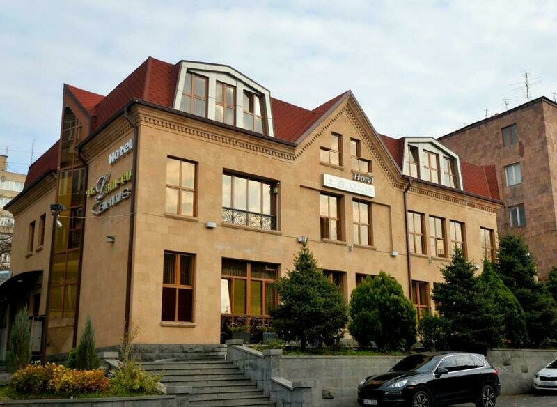 Отель Yerevan Deluxe Hotel, Ереван, Ереван