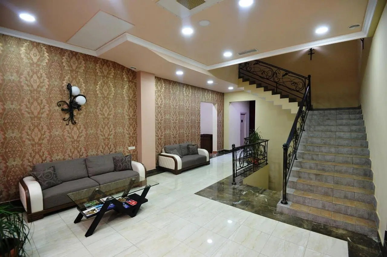 Холл | Yerevan Deluxe Hotel, Ереван