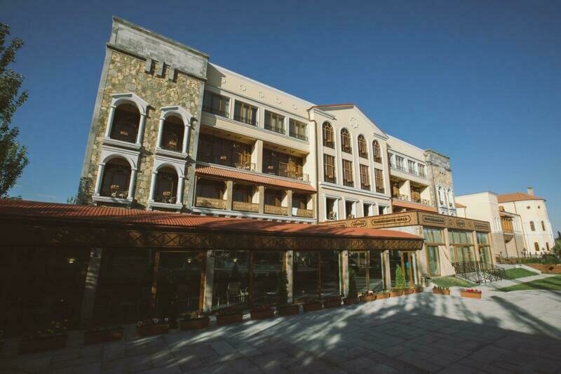 Фасад | Caucasus, Ереван