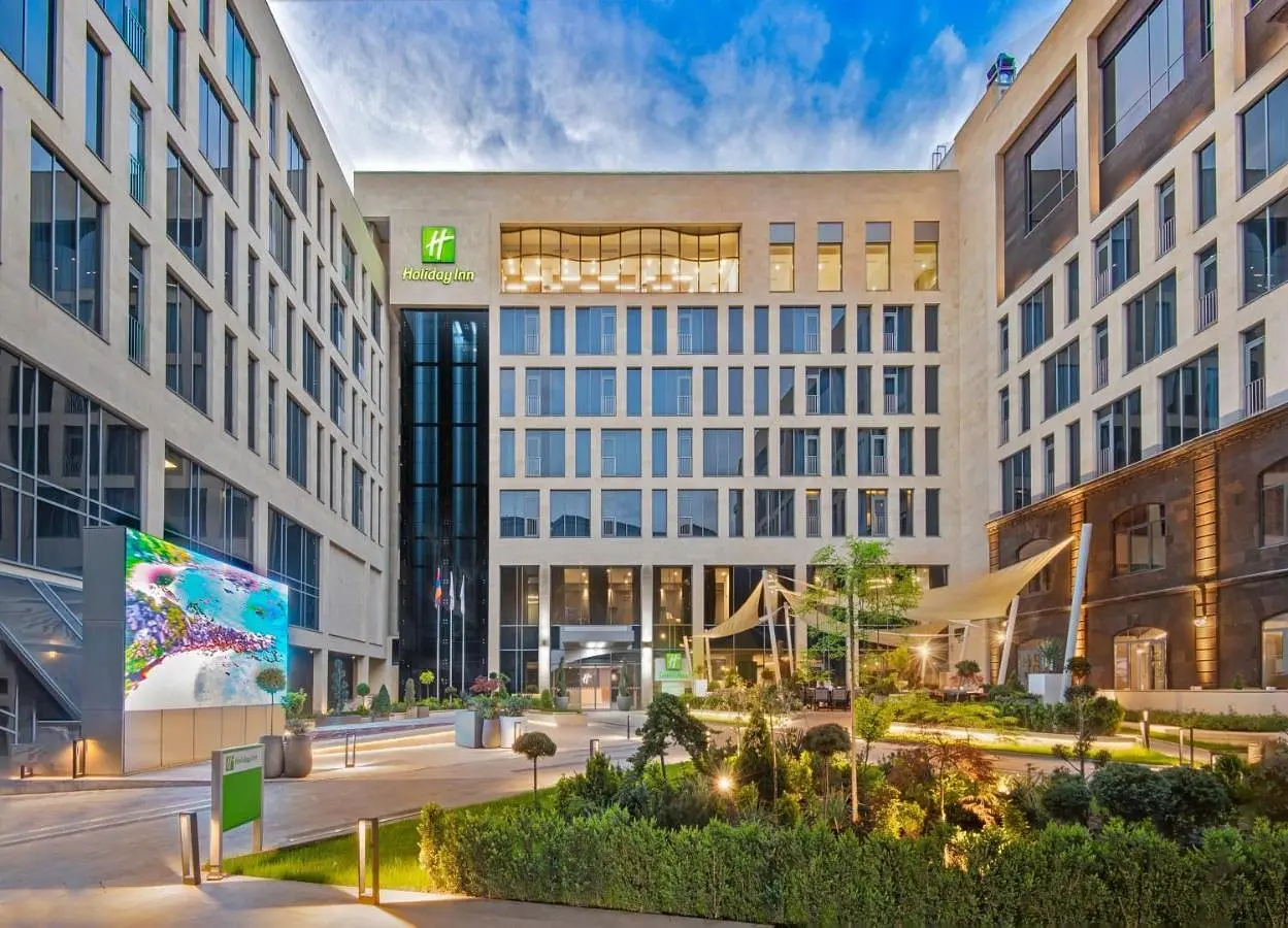 Отель Holiday Inn Yerevan Republic Square, Ереван, Ереван
