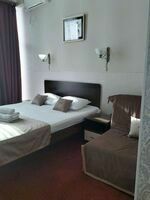 Двухместный супрериор c 2-спальной + кресло + балкон, Отель Travel Hotels Берег, Адлер