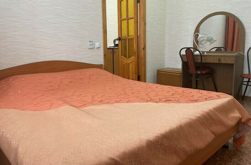 Семейный 3-местный 2-комнатный (Стандартный №1, с ремонтом, с ванной)