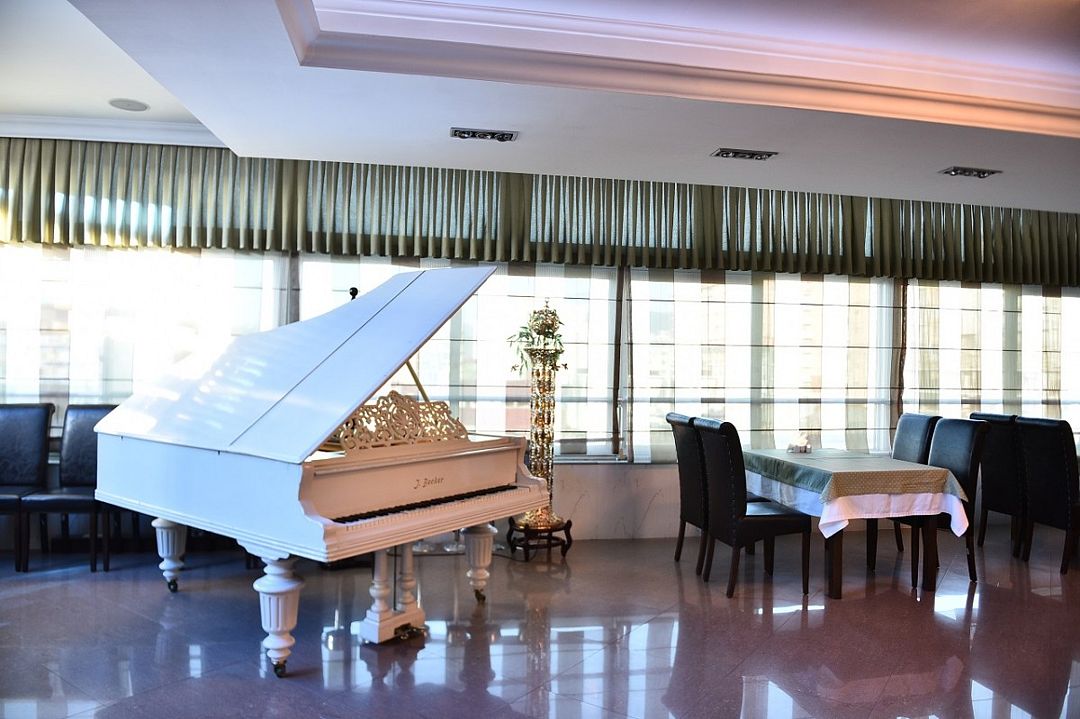 Холл | Era Palace, Аджария