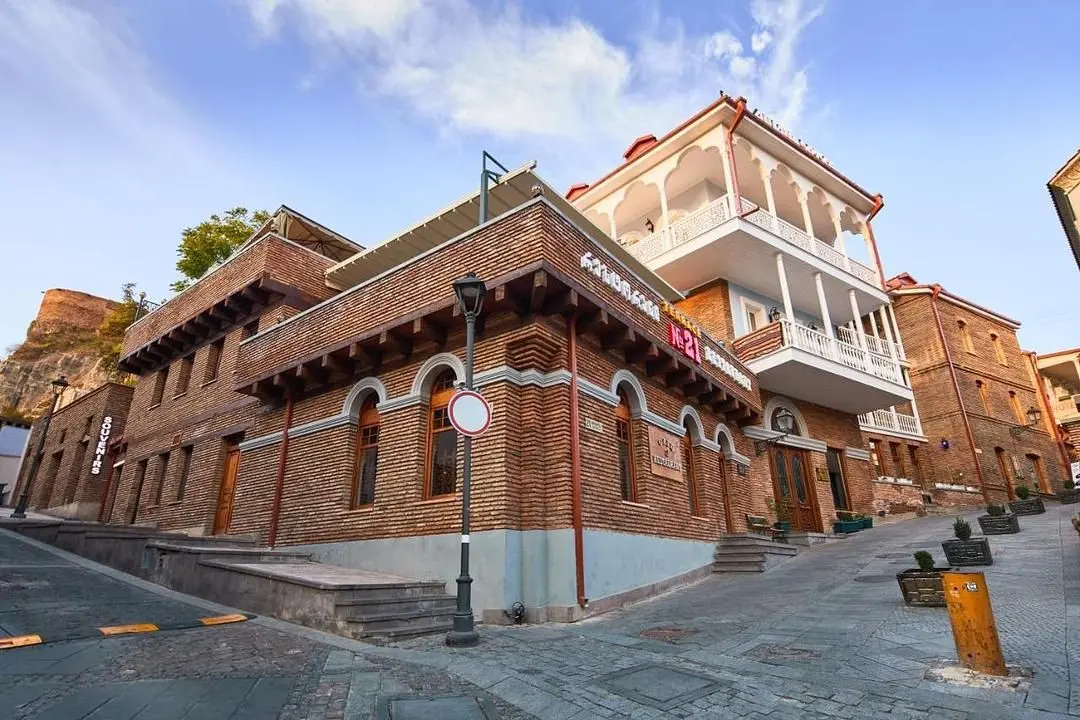 Внешний вид | Aivani Tbilisi, Квемо Картли