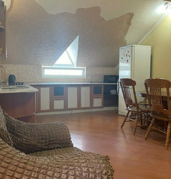 Улучшенный 4-местный (2 двухспальные кровати и кухня)