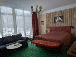 Стандарт улучшенный с 1 кроватью и диваном, с панорамным остеклением и балконом, Березки Кантри-отель, Чебоксарский