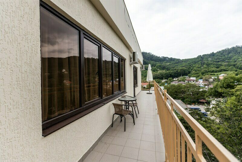 Апартаменты 2-местный 2-комнатный (с кухней и балконом)