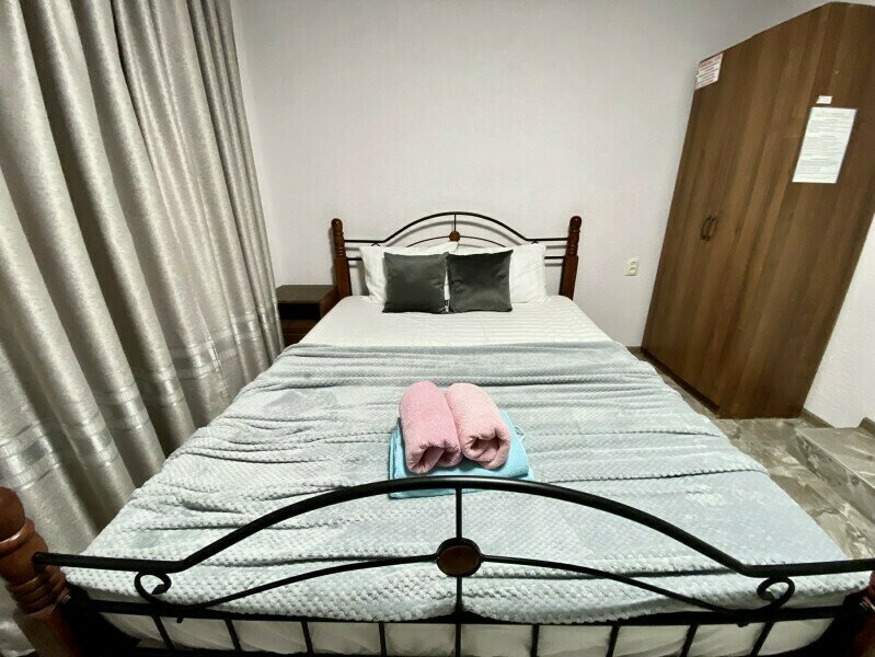 Комфорт 2-местный (с большой кроватью и креслом-кроватью)