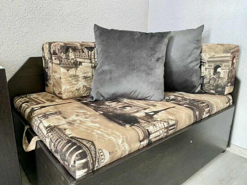 Комфорт Улучшенный 2-местный (с большой кроватью и креслом-кроватью)