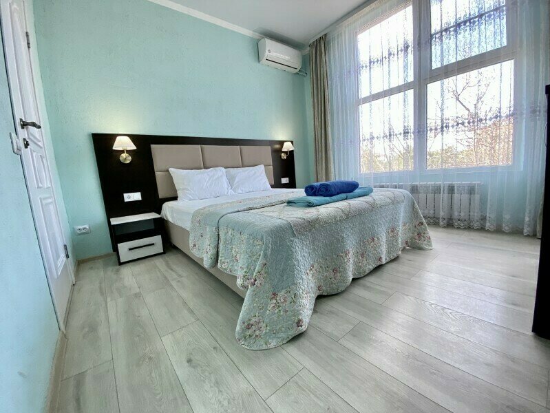 Комфорт Улучшенный 2-местный (с большой кроватью)