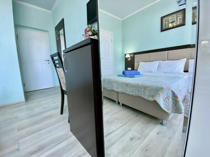 Комфорт Улучшенный 2-местный (с большой кроватью)