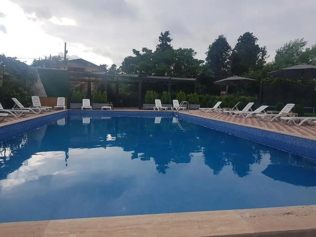 Бассейн | Comfort Inn, Аджария