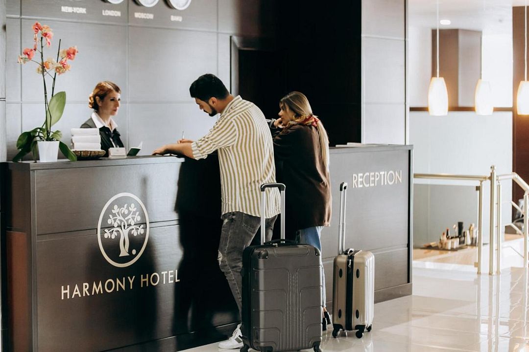 Ресепшн | Harmony Hotel, Бакинский экономический округ