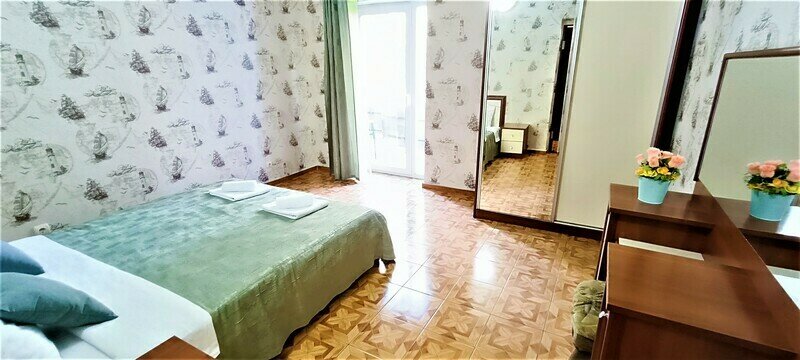 Семейный 6-местный 3-комнатный (с балконом)