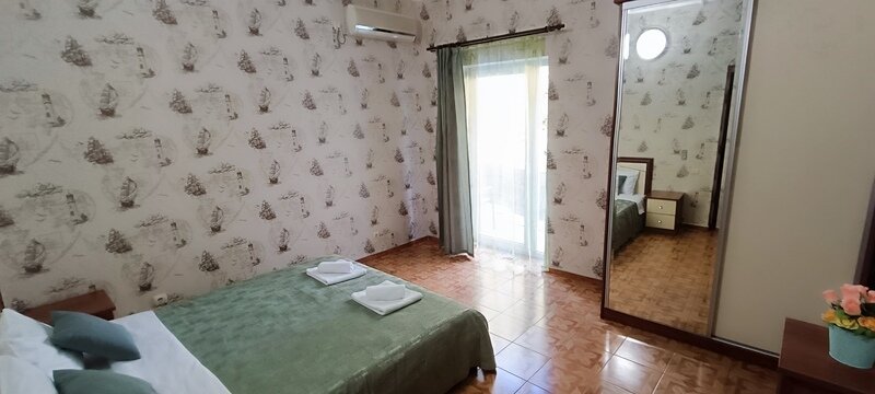 Семейный 6-местный 3-комнатный (с балконом)