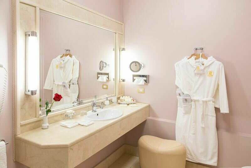 Представительский 2-местный 3-комнатный