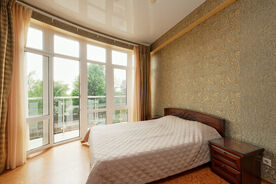Люкс Улучшенный 3х-местный 2х-комнатный с балконом, Гостевой комплекс Горная Венеция, Лоо
