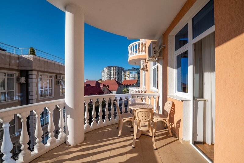 Комфорт 3-местный Улучшенный (с балконом)