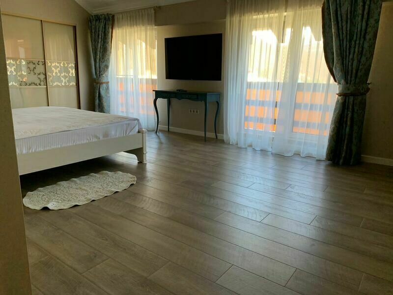 Апартаменты (с видом на горы)