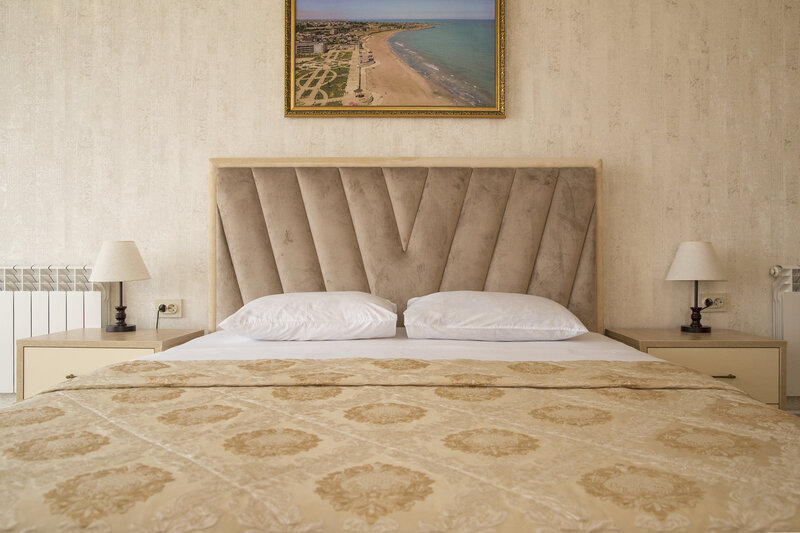 Люкс 2-местный 2-комнатный (с панорамным видом)