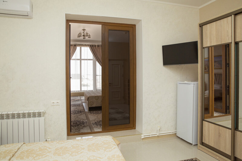 Люкс 2-местный 2-комнатный (с панорамным видом)