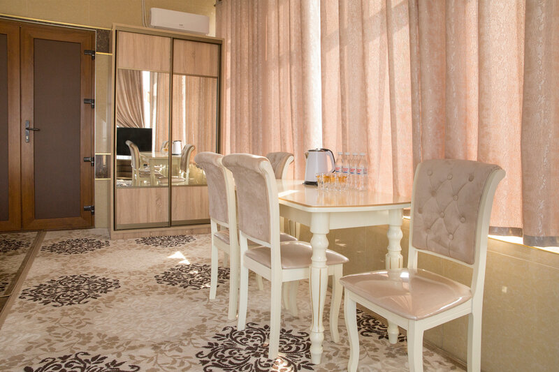 Люкс 2-местный 2-комнатный (с панорамным видом)