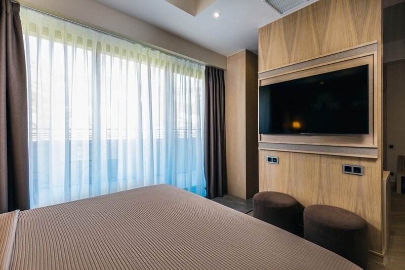 Делюкс 2-местный 1-комнатный (главный корпус, с видом на горы)