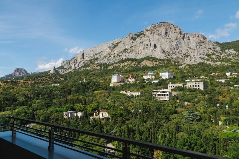 Делюкс 2-местный 1-комнатный (главный корпус, с видом на горы)