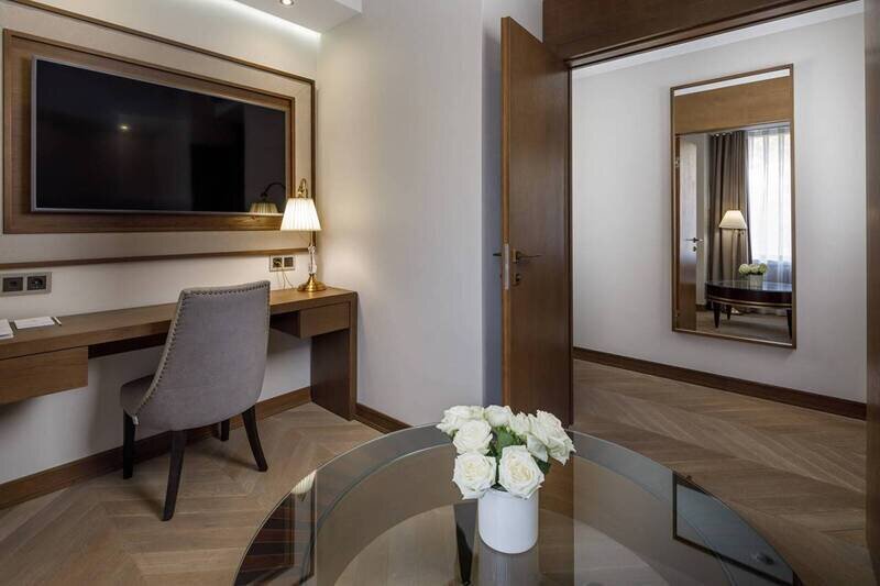 Люкс 2-местный 2-комнатный (главный корпус)