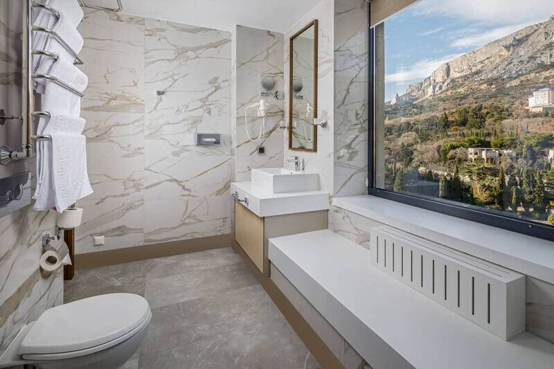 Люкс 2-местный 2-комнатный (главный корпус)