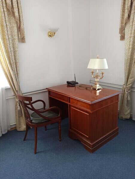 Люкс 2-местный 3-комнатный (Высшая категория с кабинетом)