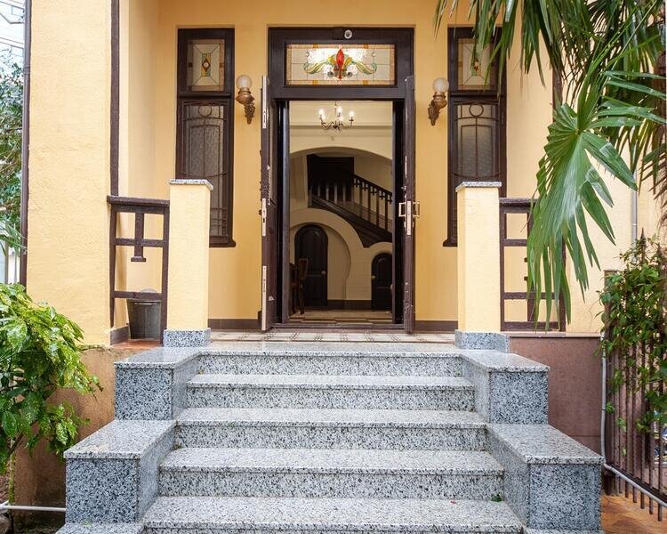 Вилла 6-местная 2-этажная 4-комнатная