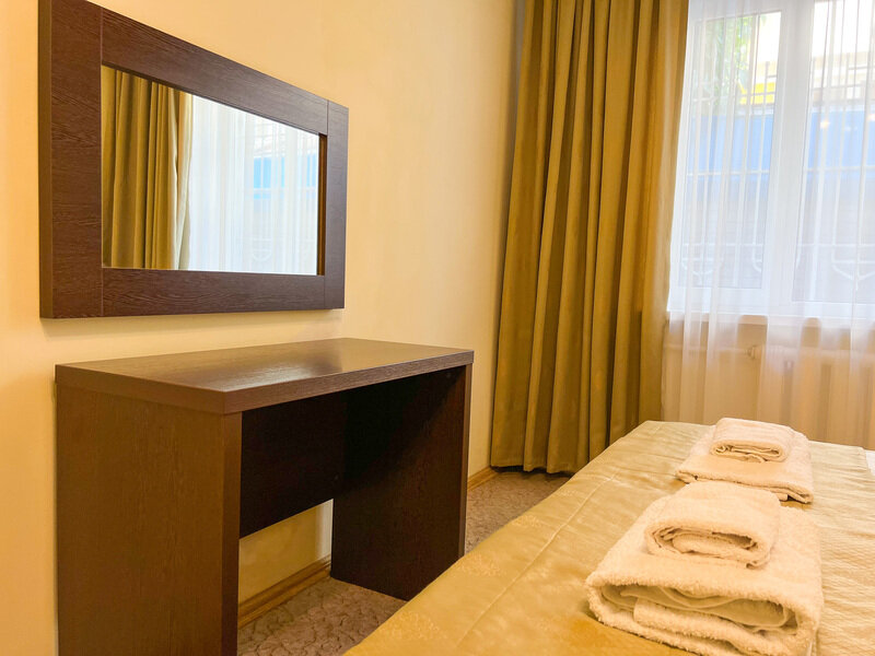 Люкс 4-местный 2-комнатный (1 этаж)