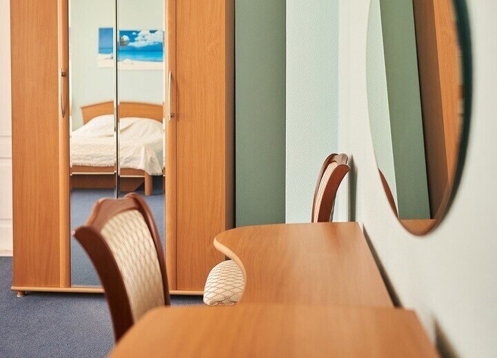 Джуниор Сюит 2-местный 2-комнатный DBL/TWIN (Эконом, 2-3 этаж)