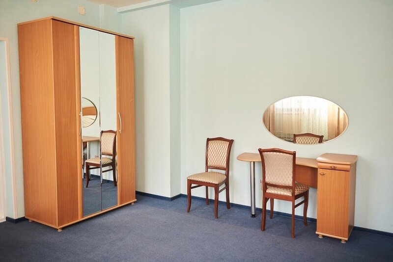 Джуниор Сюит 2-местный 2-комнатный DBL/TWIN (Эконом, 2-3 этаж)