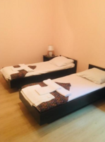 Стандартный улучшенный 2-местный номер с двумя раздельными кроватями и балконом., Гостиница Гермес, Вардане
