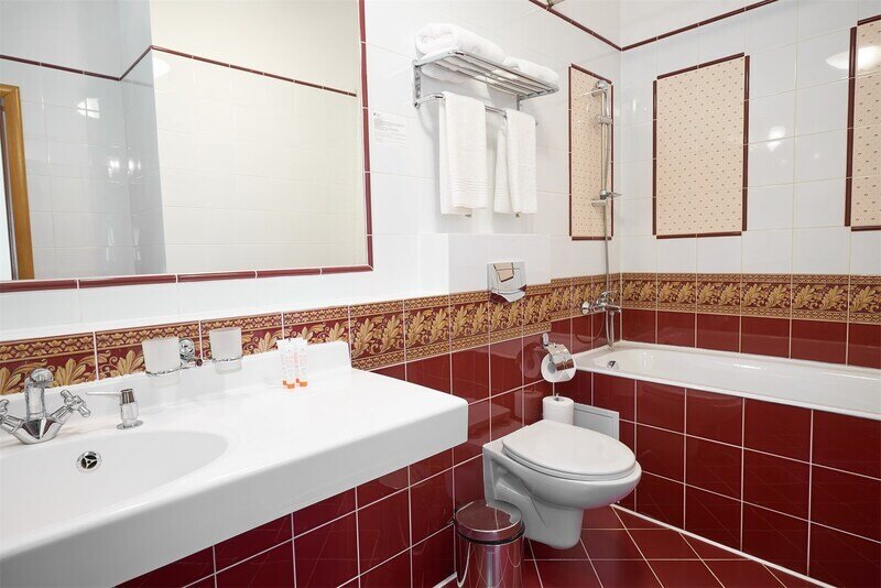 Коттедж 4-местный 2-этажный (La-Ronge)