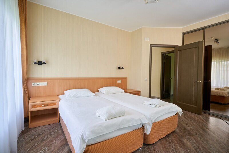 Коттедж 8-местная 2-этажная Вилла