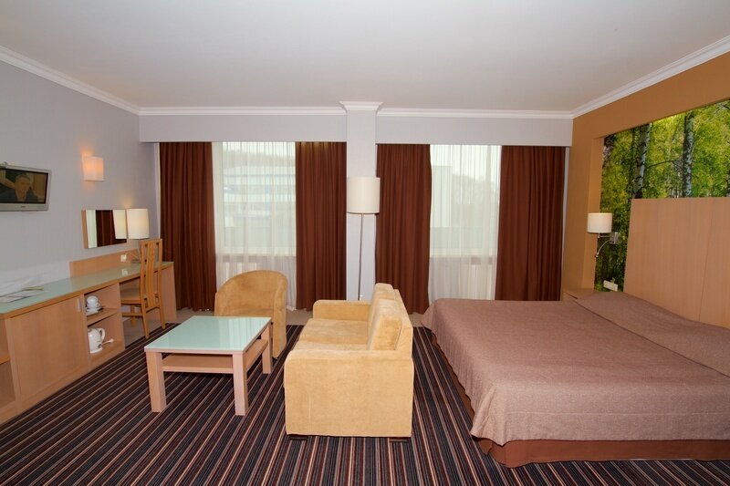 Джуниор Сюит