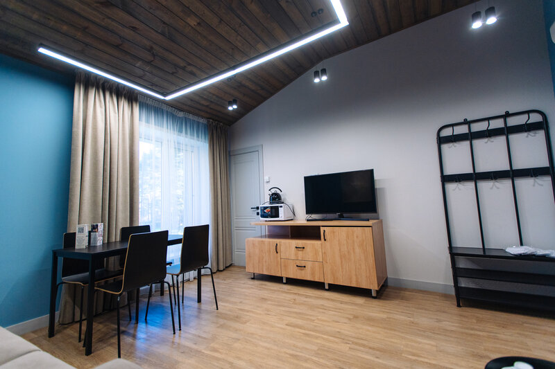 Люкс 4-местный Большой (2 этаж)